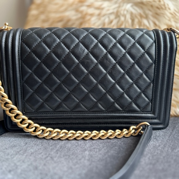 CHANEL QUILTED CALFSKIN MEDIUM BOY LOGO TOP HANDLE FLAP BAG BLACK - Picture 11 of 12